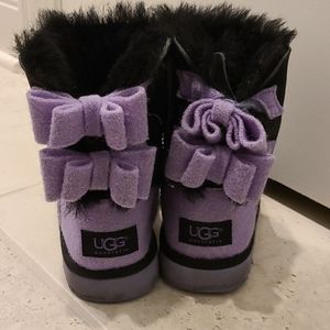 Girl's black bow ugg boots 11